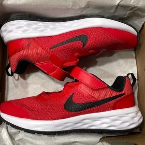 *NEW* Kids Red Nike Revolution 6 NN (PSV)